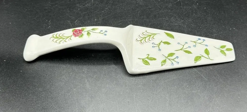 Vintage MWW Market Ceramic Cake Pie Server With Floral Design Rose Vine -A94